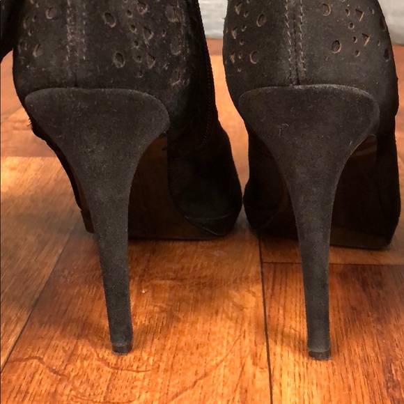 Steve Madden Cut Out Suede OTK Boots 10 - Picture 7 of 10